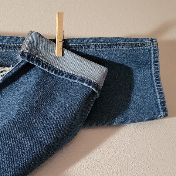 HOLLISTER Ultra High-Waist High-Rise Mom Jean Straight Leg Ripped Torn Denim W28 - Picture 8 of 15